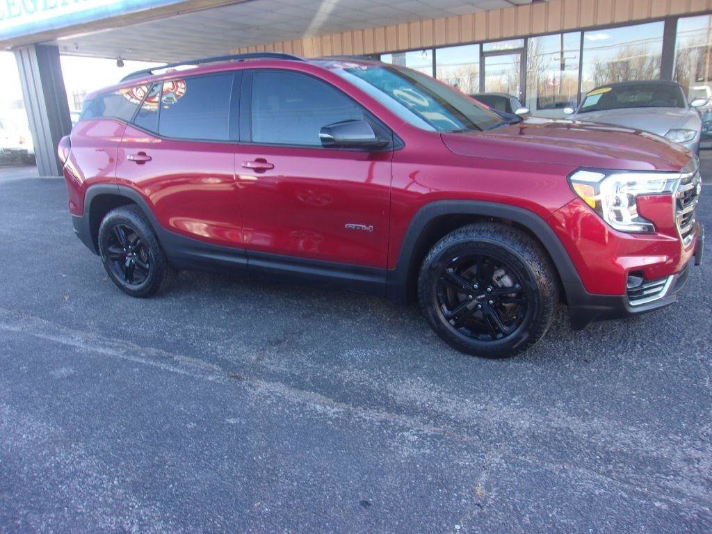 Used 2022 GMC Terrain AT4 w/ Tech Package AWD/4WD image 5