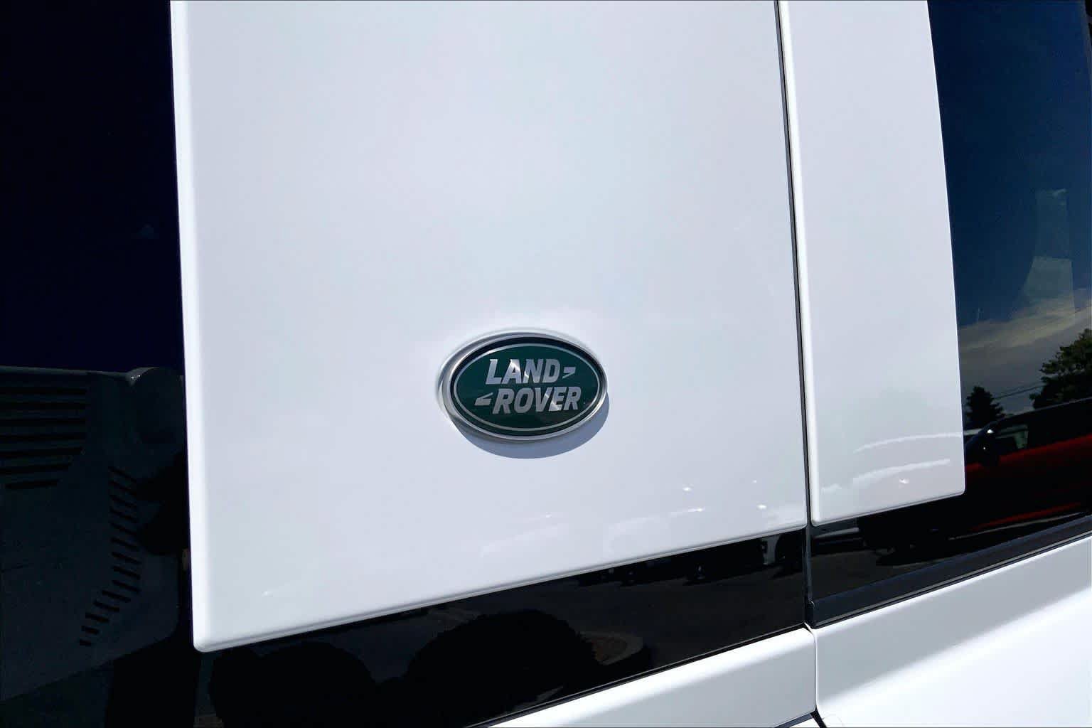 Used 2024 Land Rover Defender 110 S AWD/4WD image 9