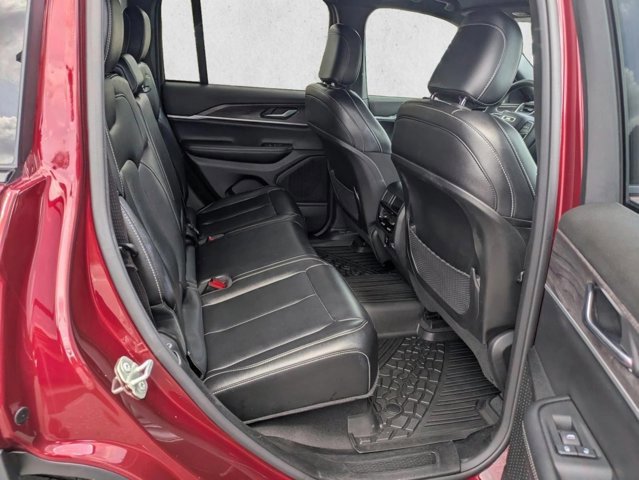 Used 2024 Jeep Grand Cherokee Limited AWD/4WD image 18