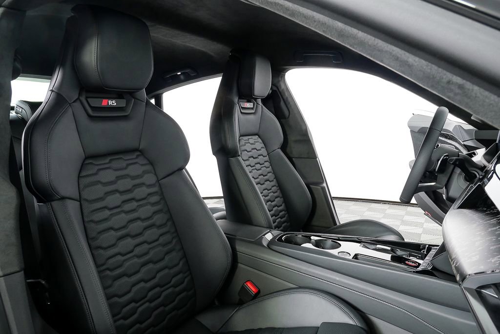 New 2026 Audi RS e-tron GT performance image 22