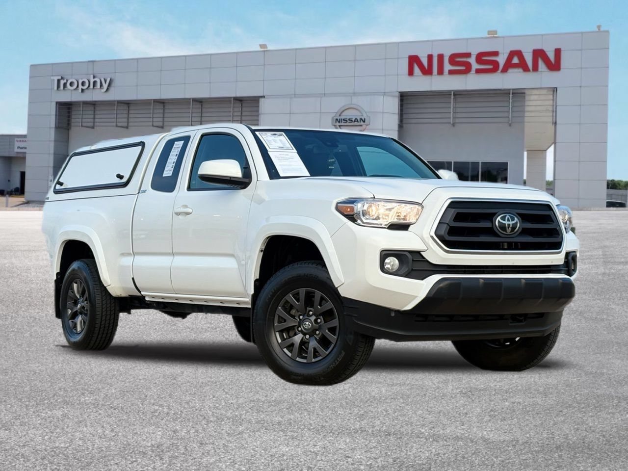 Used 2022 Toyota Tacoma SR5 AWD/4WD image 1