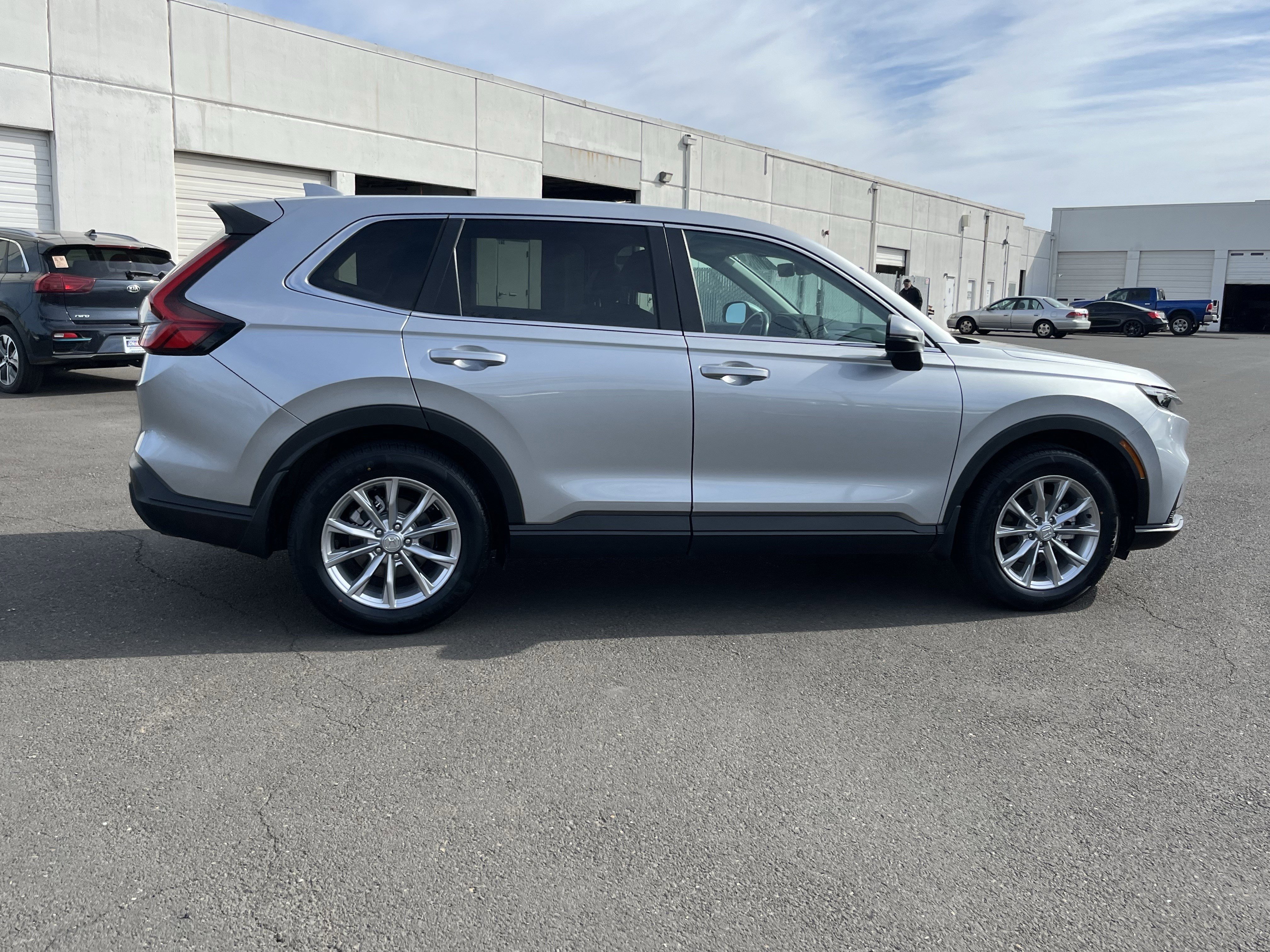 Used 2023 Honda CR-V EX-L image 6