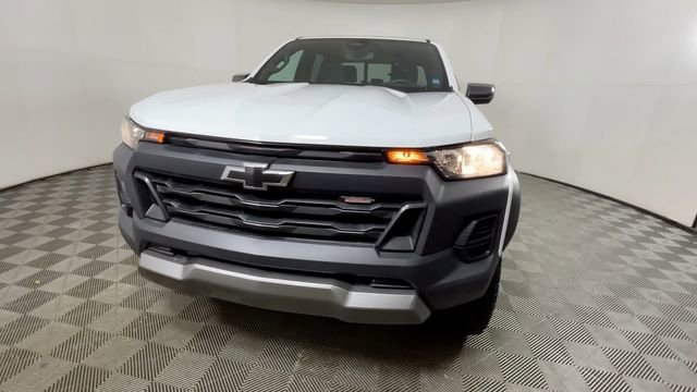 Used 2025 Chevrolet Colorado Trail Boss AWD/4WD image 12