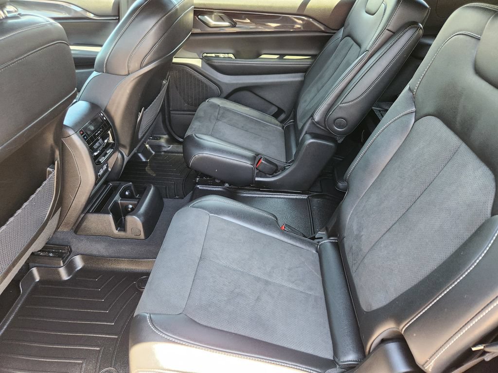 Used 2023 Jeep Grand Cherokee L Laredo AWD/4WD image 29