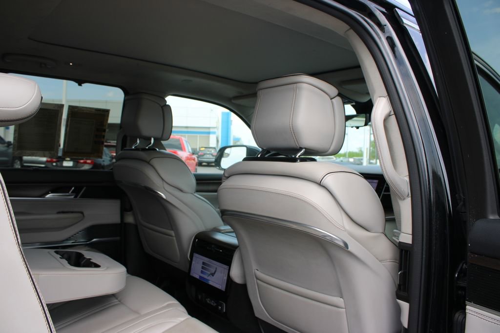 Used 2023 Jeep Grand Wagoneer Series II w/ Flexible Seating Group image 35