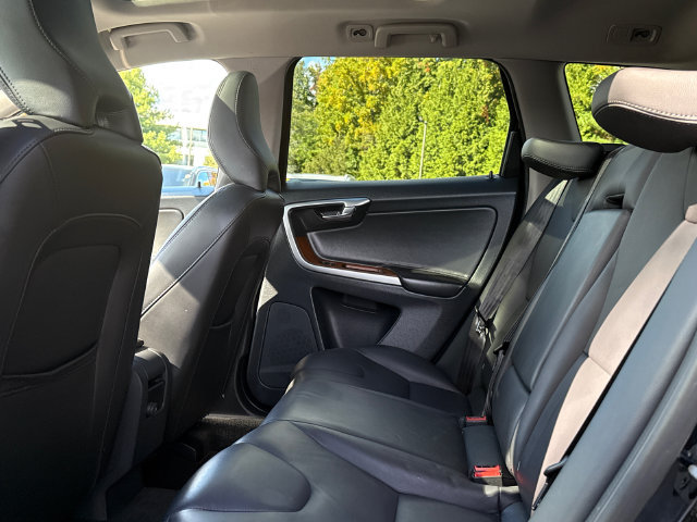 Used 2017 Volvo XC60 T5 Inscription w/ Preferred Option Package AWD/4WD image 21