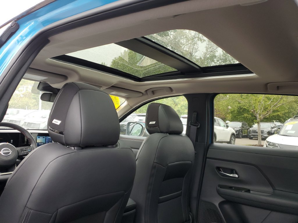 New 2027 Nissan Kicks SR w/ SR Premium Package AWD/4WD image 14