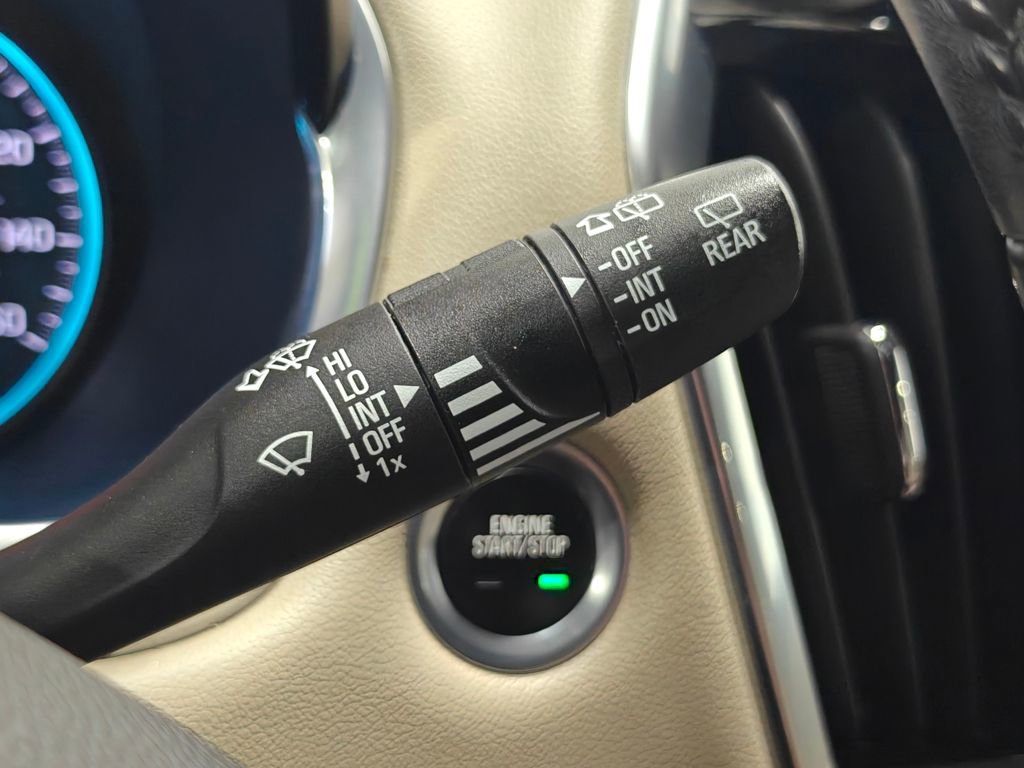 Used 2022 Chevrolet Traverse LT image 50