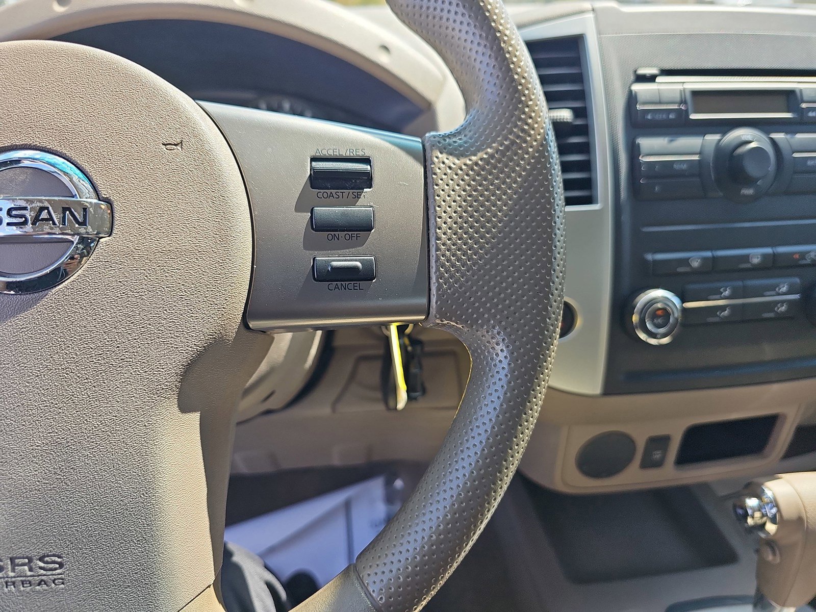 Used 2010 Nissan Frontier SE RWD image 19