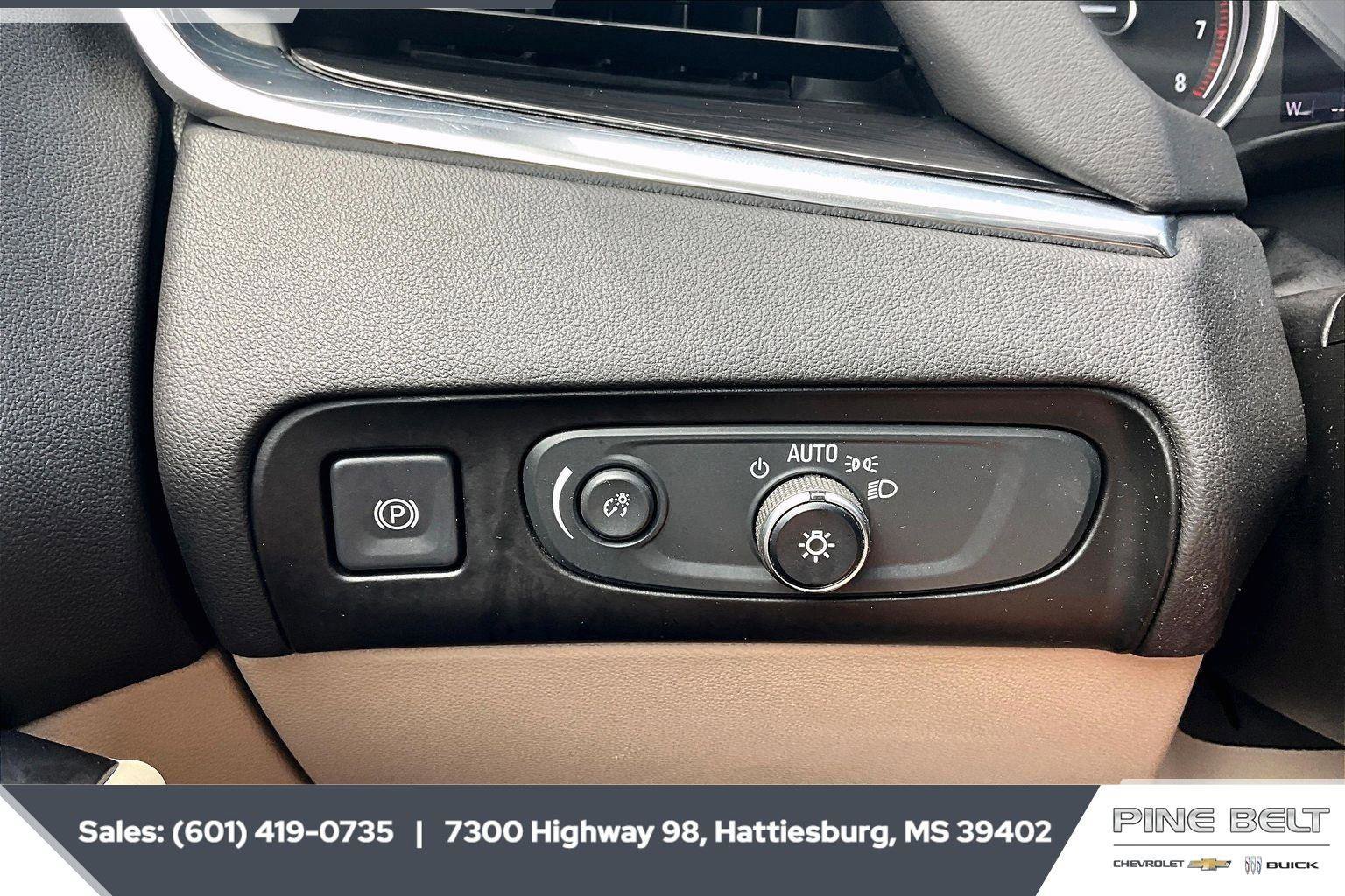 Used 2020 Buick Enclave Essence w/ Sport Touring Edition FWD image 23