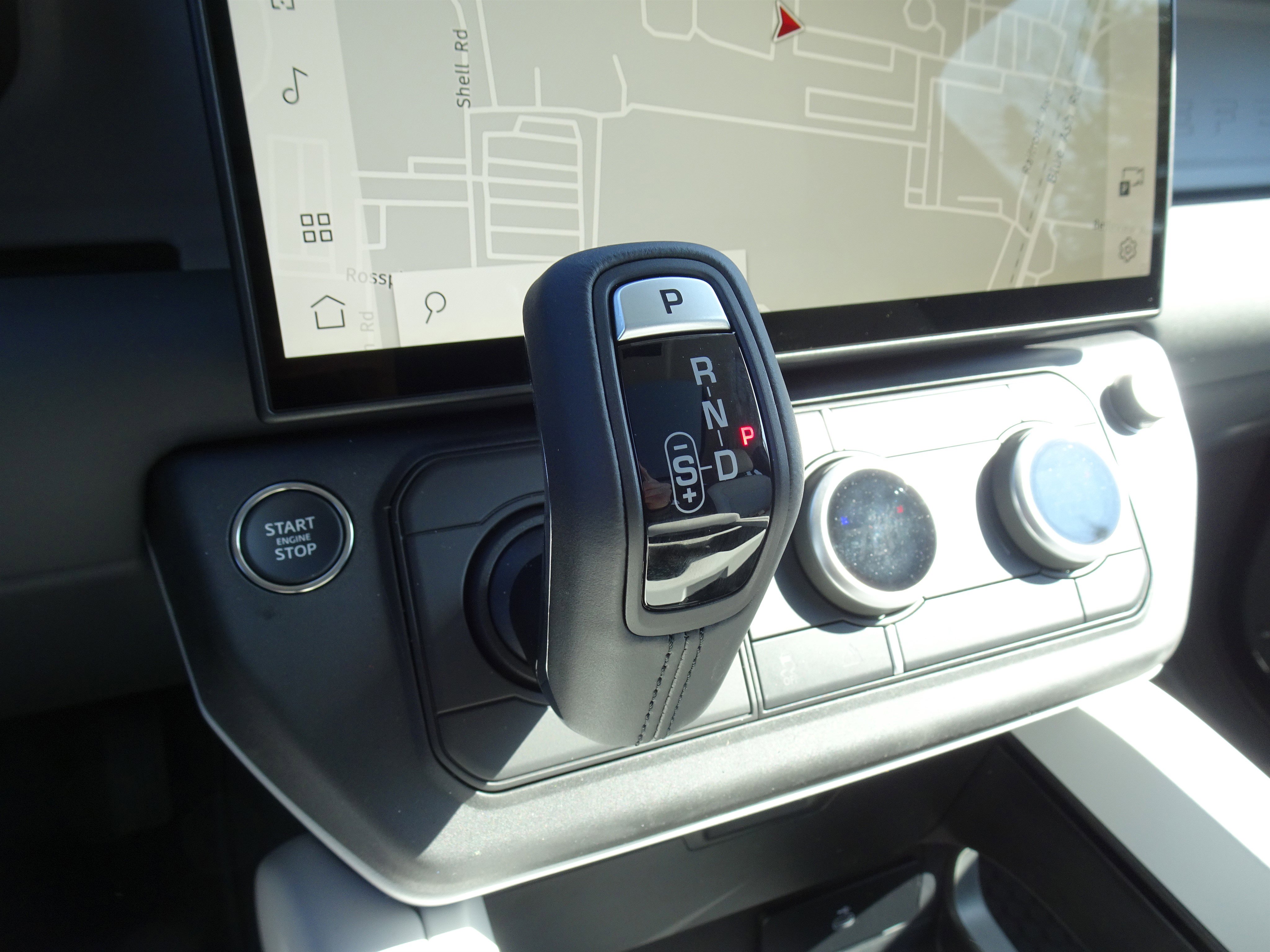 New 2026 Land Rover Defender 110 X-Dynamic SE AWD/4WD image 25