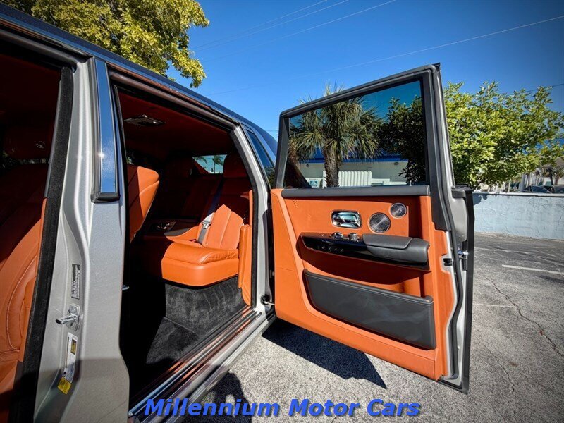 Used 2018 Rolls-Royce Phantom Sedan RWD image 25