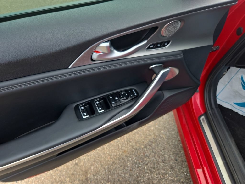 Used 2020 Kia Stinger GT2 image 9