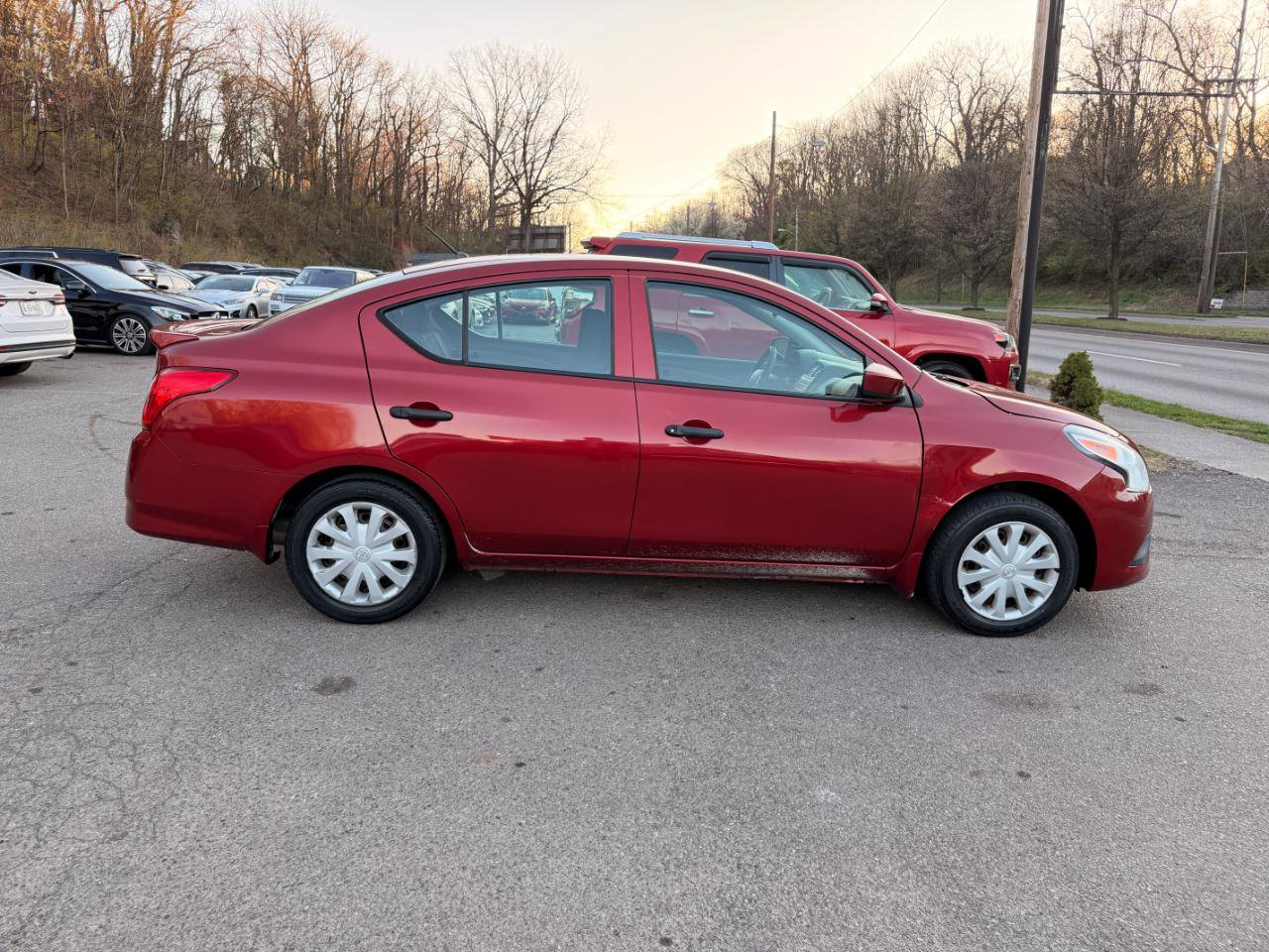 Used 2017 Nissan Versa S Plus image 4