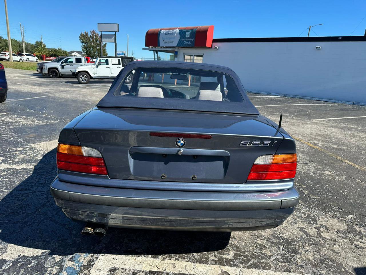Used 1999 BMW 323i Convertible image 6