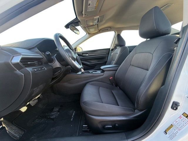 Used 2025 Nissan Altima 2.5 SV image 10