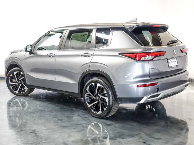 Used 2024 Mitsubishi Outlander SE AWD/4WD image 9