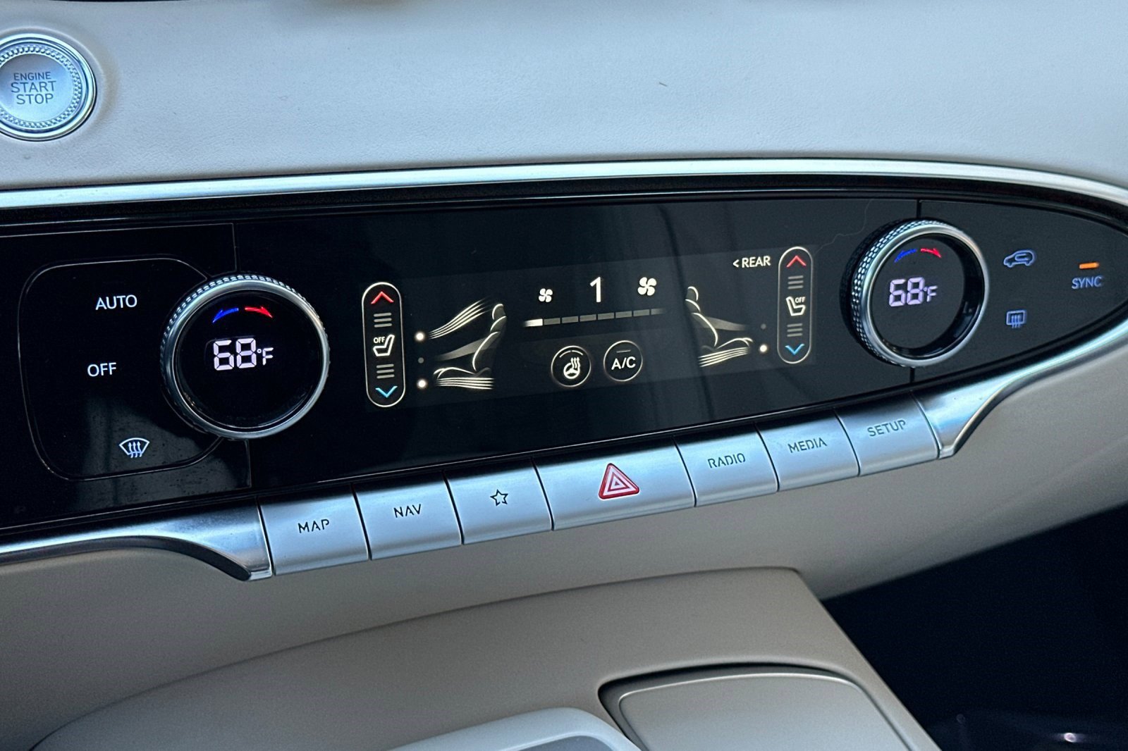 Used 2022 Genesis GV70 2.5T w/ Advanced Package image 20