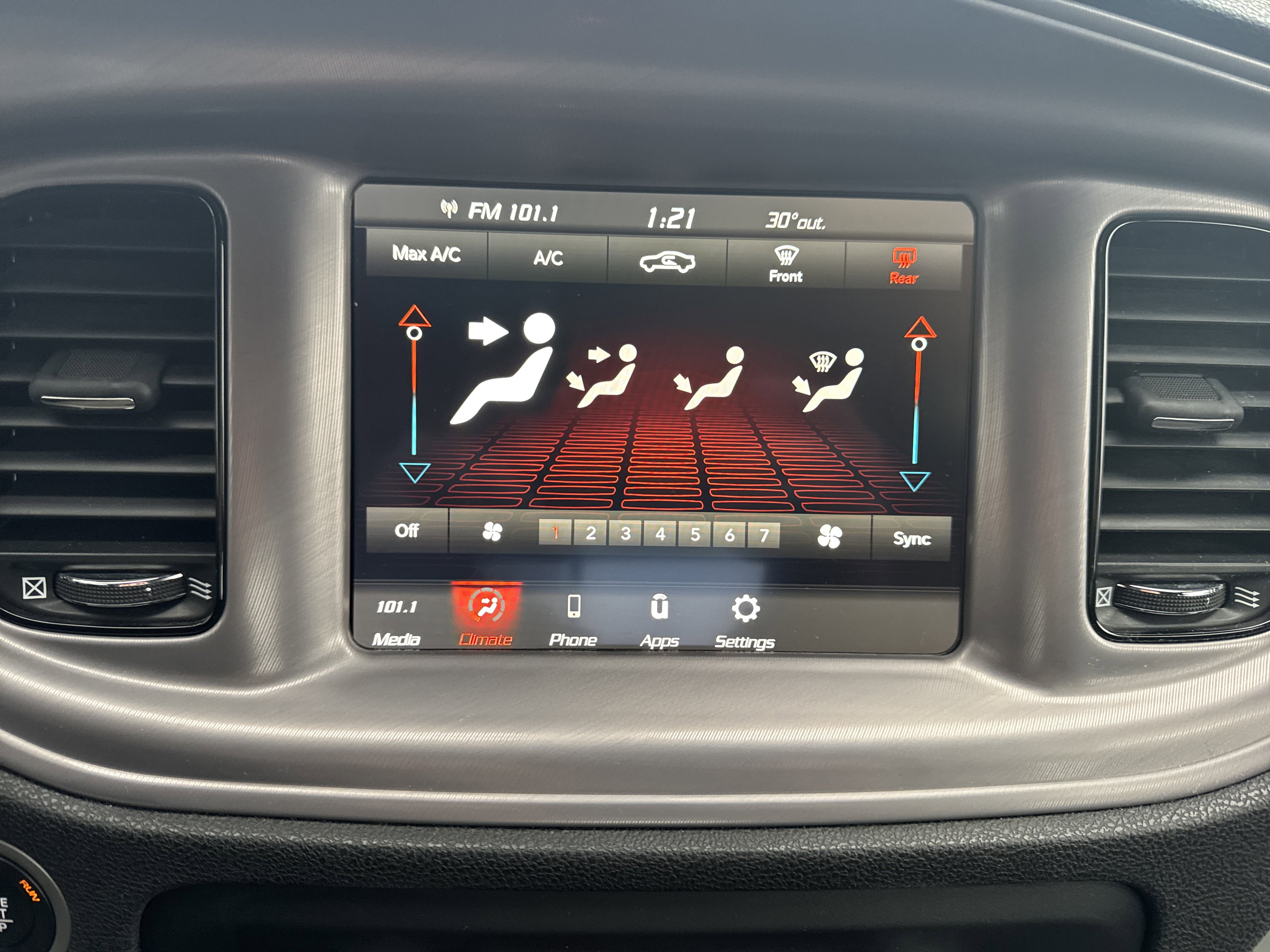 Used 2023 Dodge Charger SXT w/ Blacktop Package image 25