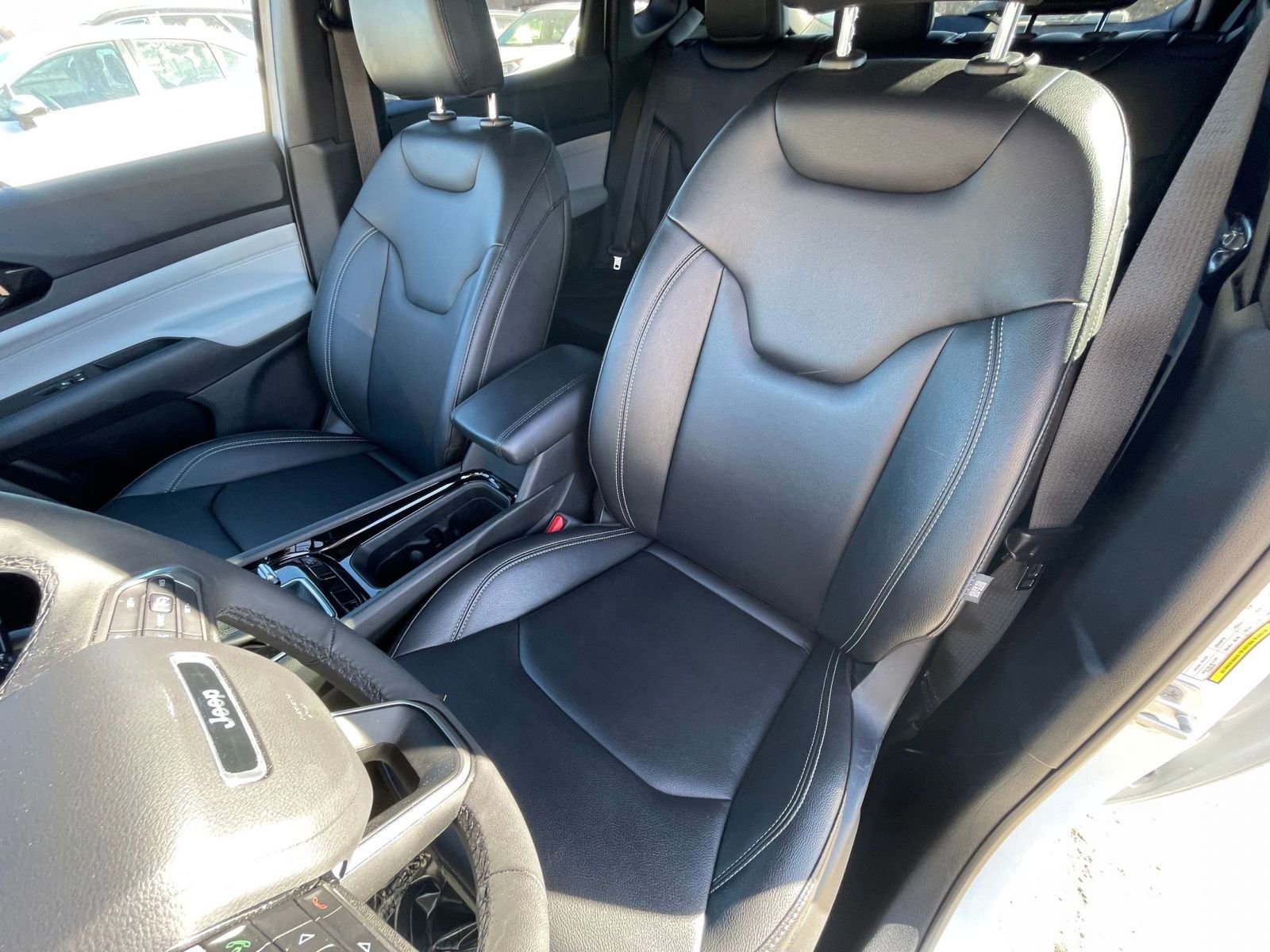 Used 2025 Jeep Compass Limited AWD/4WD image 36