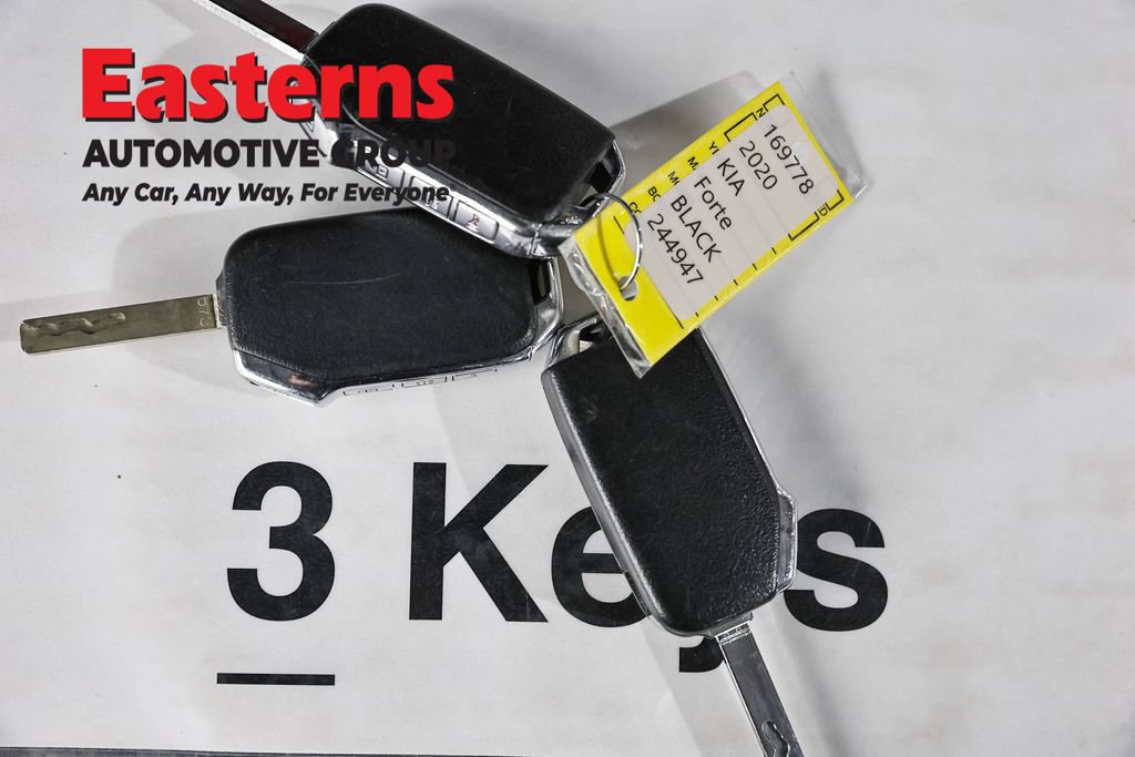 Used 2020 Kia Forte LXS FWD image 24