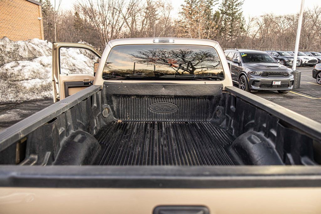 Used 2011 Ford F350 XLT w/ Camper Pkg image 15