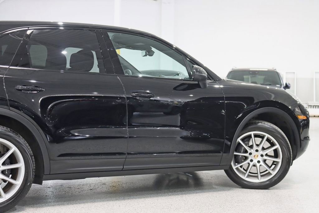 Used 2023 Porsche Cayenne image 11