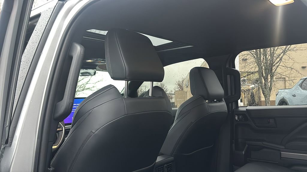 Used 2025 Toyota 4Runner TRD Off-Road Premium w/ Tow Technology Package image 31