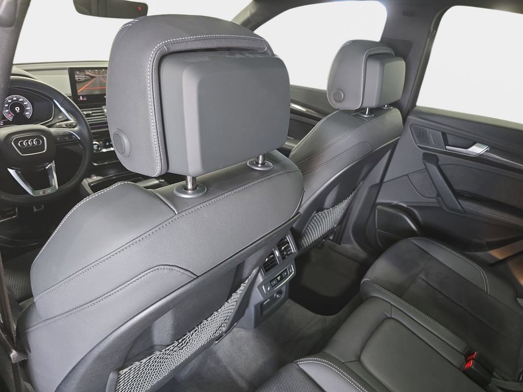 Used 2023 Audi SQ5 Prestige w/ Prestige Package image 13