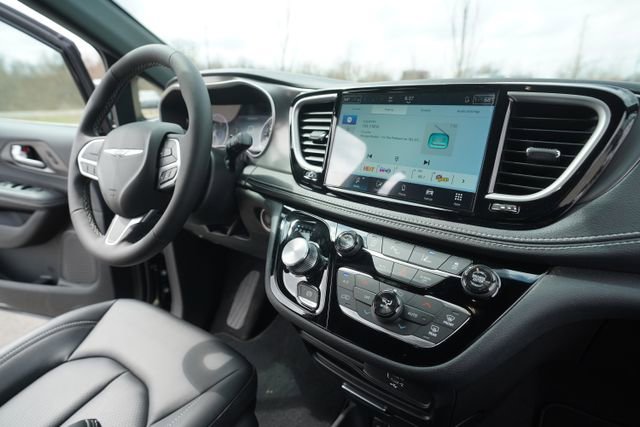 New 2026 Chrysler Pacifica Select FWD image 30