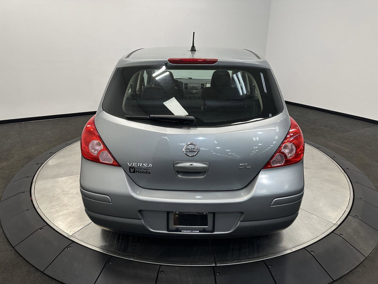Used 2009 Nissan Versa Hatchback w/ Convenience Pkg FWD image 6