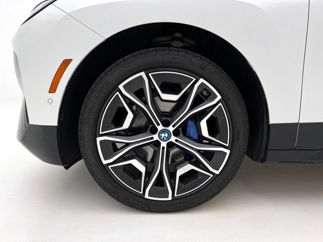 Certified 2024 BMW iX xDrive50 w/ Premium Package AWD/4WD image 27