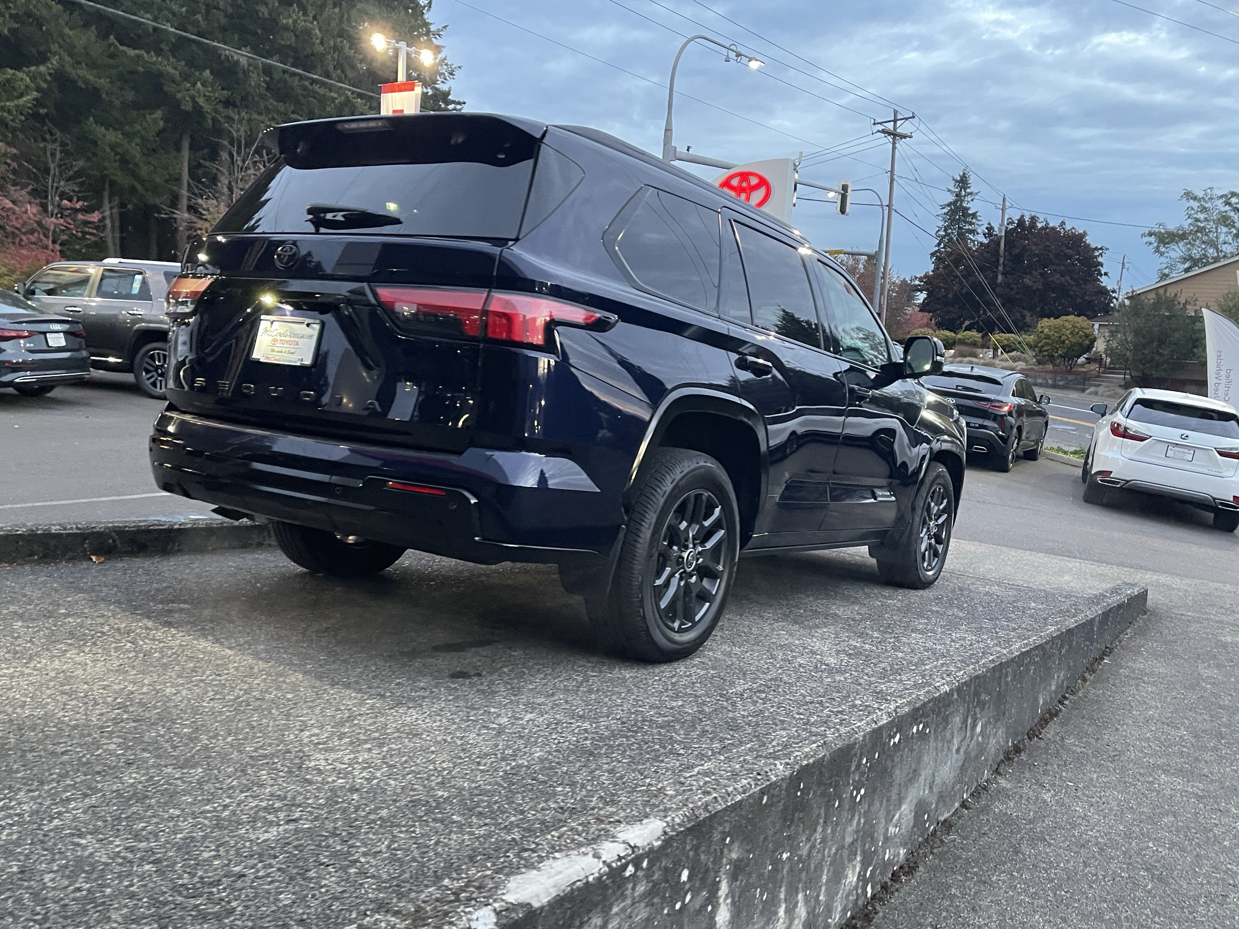 Certified 2024 Toyota Sequoia Platinum AWD/4WD image 8