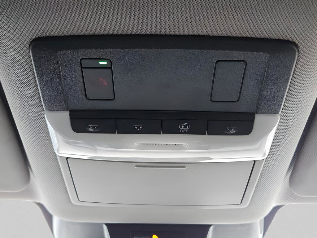 Used 2022 Nissan Rogue SV image 33
