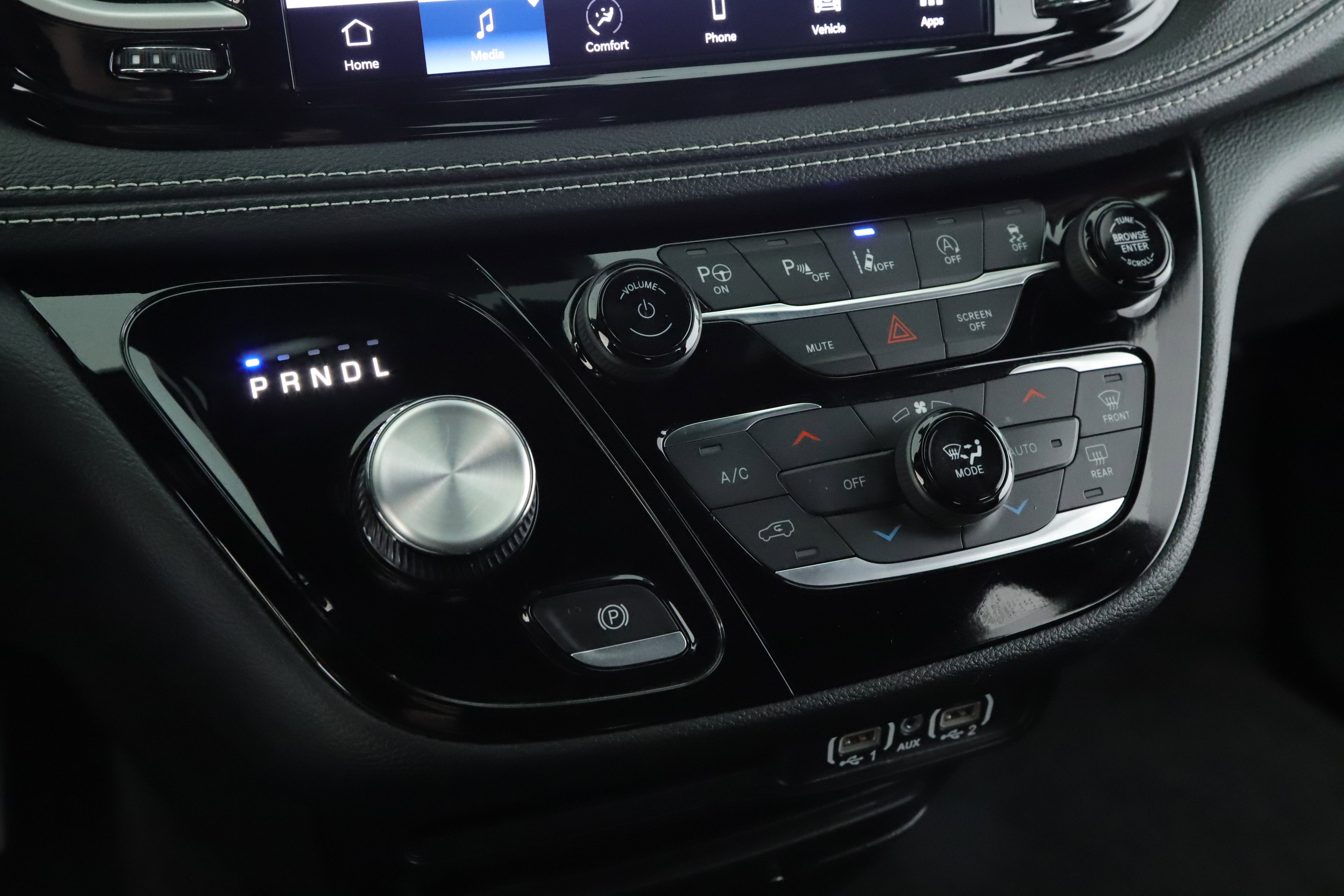 Used 2023 Chrysler Pacifica Touring-L w/ S Appearance Package image 13