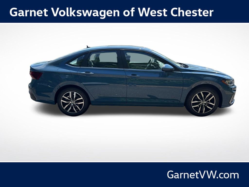 New 2026 Volkswagen Jetta SE FWD image 6