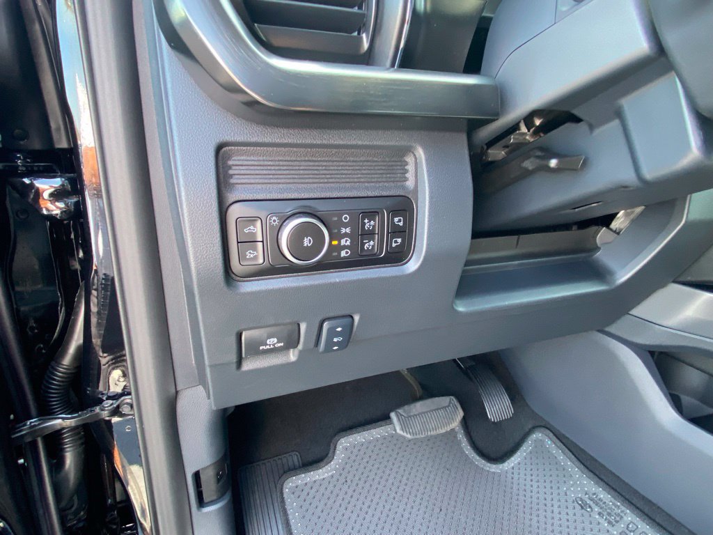 New 2026 Ford F350 Lariat w/ Black Appearance Package AWD/4WD image 12