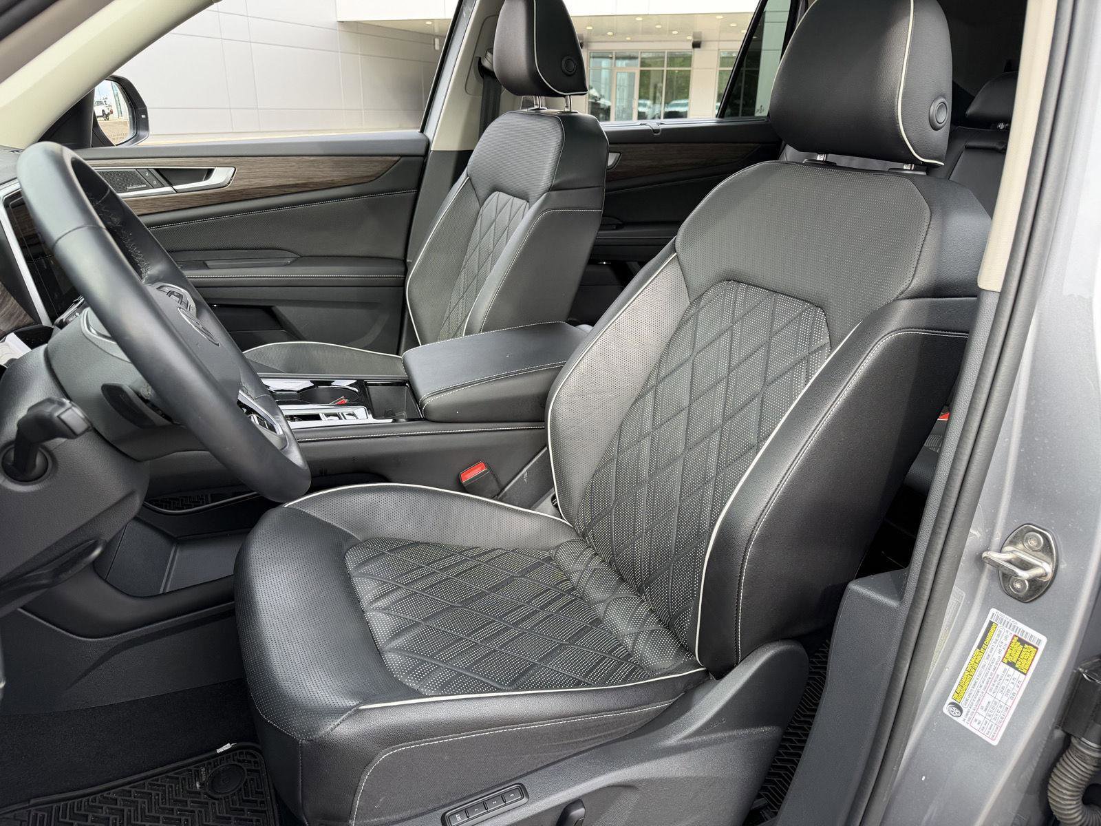 Used 2024 Volkswagen Atlas SEL Premium R-Line image 16