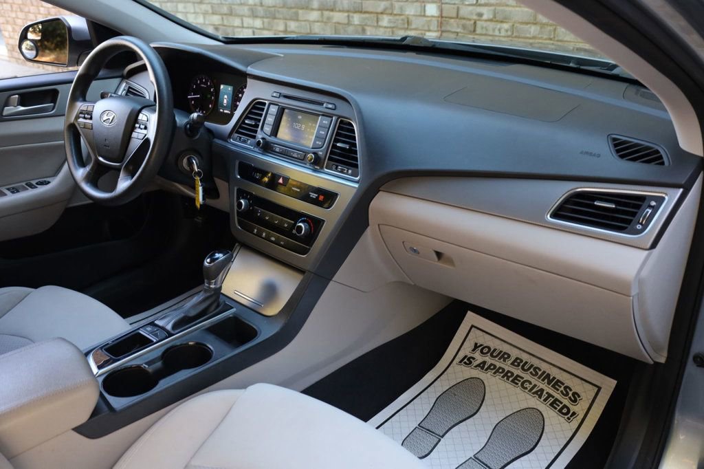 Used 2015 Hyundai Sonata SE w/ Option Group 09 image 27