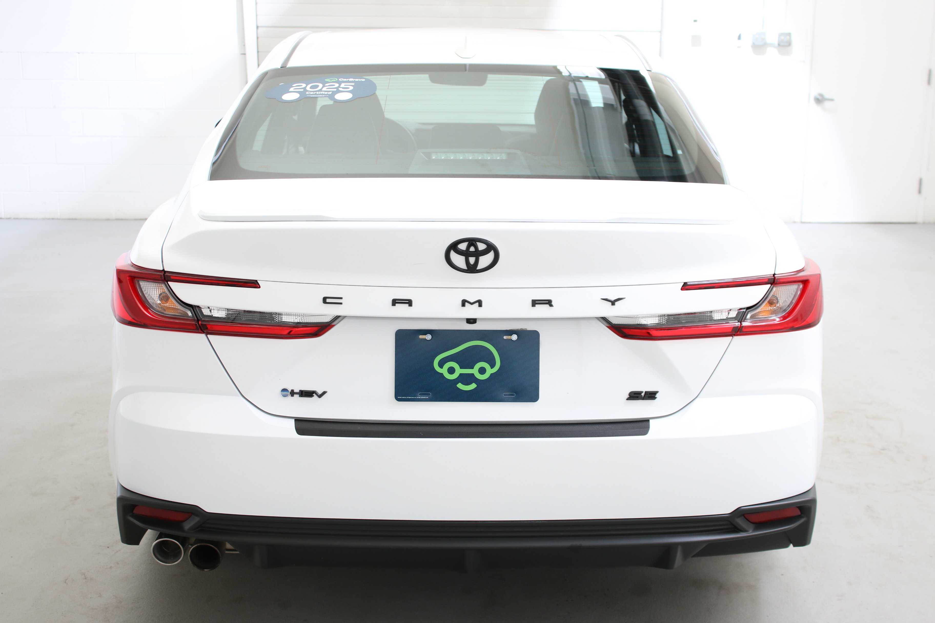 Used 2025 Toyota Camry SE w/ Convenience Package FWD image 5