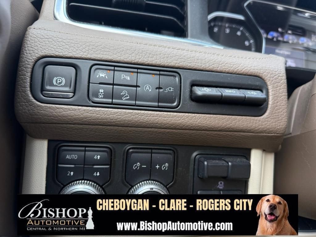 Used 2021 GMC Yukon Denali w/ Denali Premium Package AWD/4WD image 23