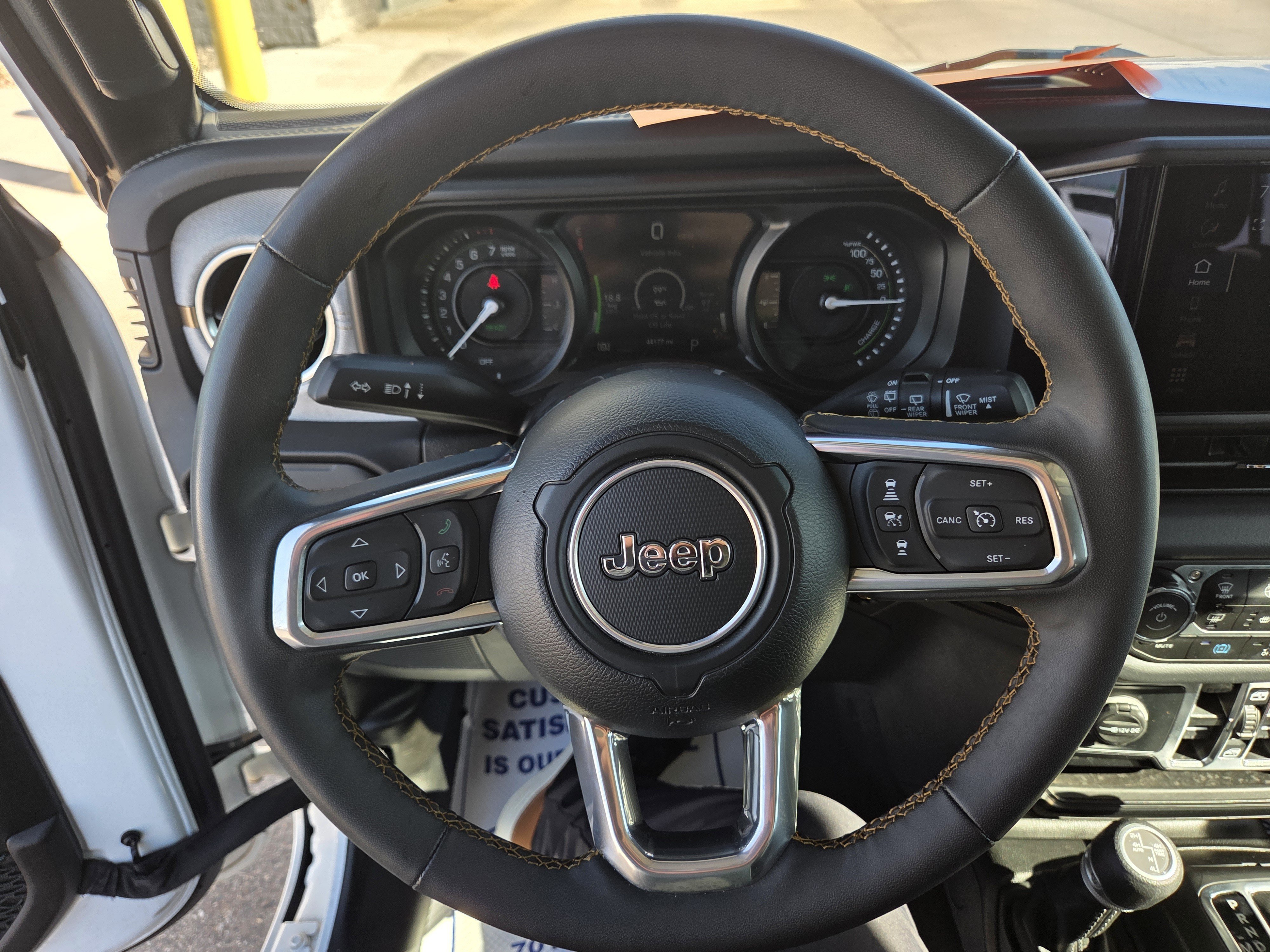 Used 2024 Jeep Wrangler Unlimited Sahara AWD/4WD image 14