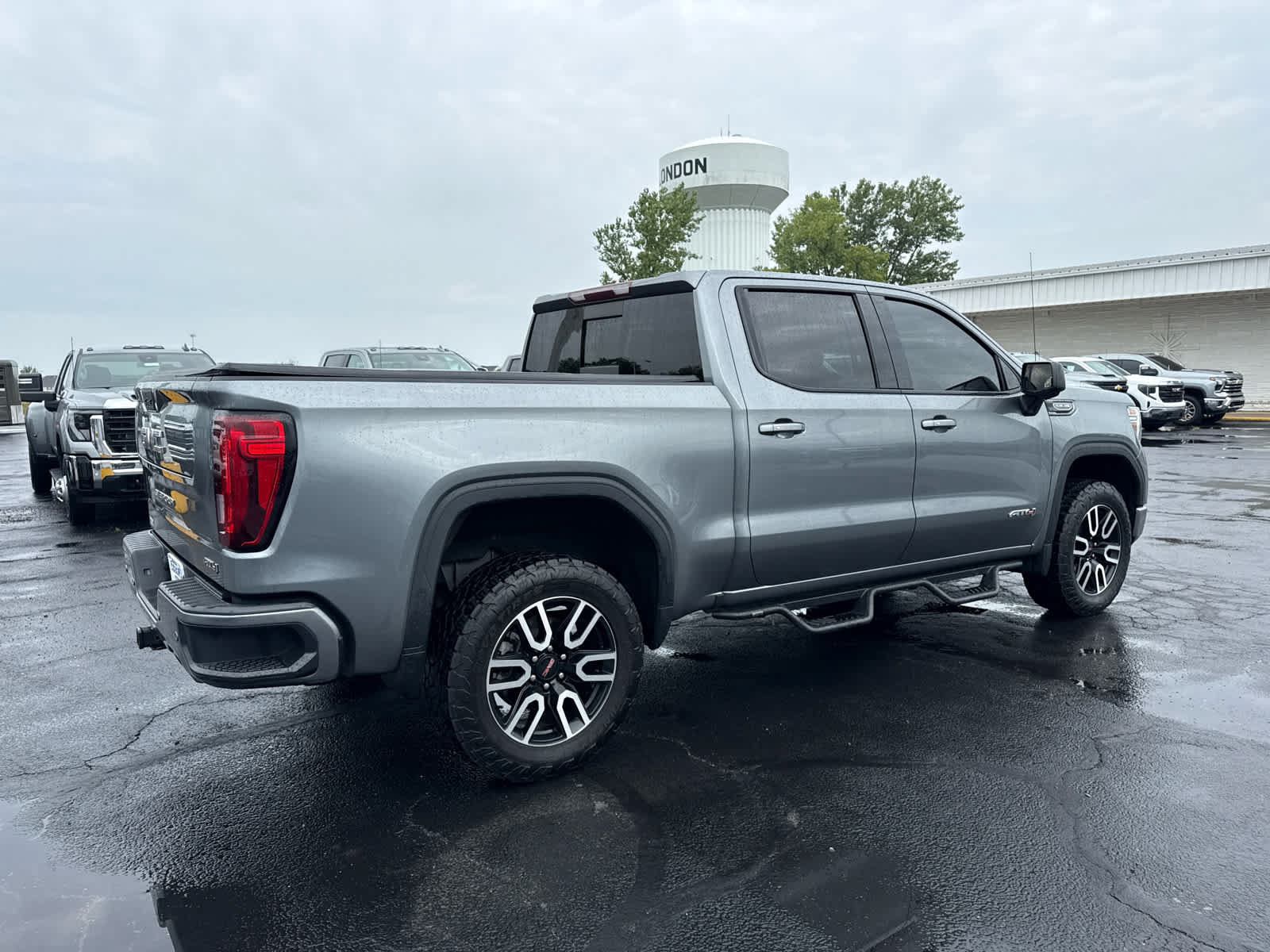 Certified 2021 GMC Sierra 1500 AT4 w/ AT4 Premium Package AWD/4WD image 5