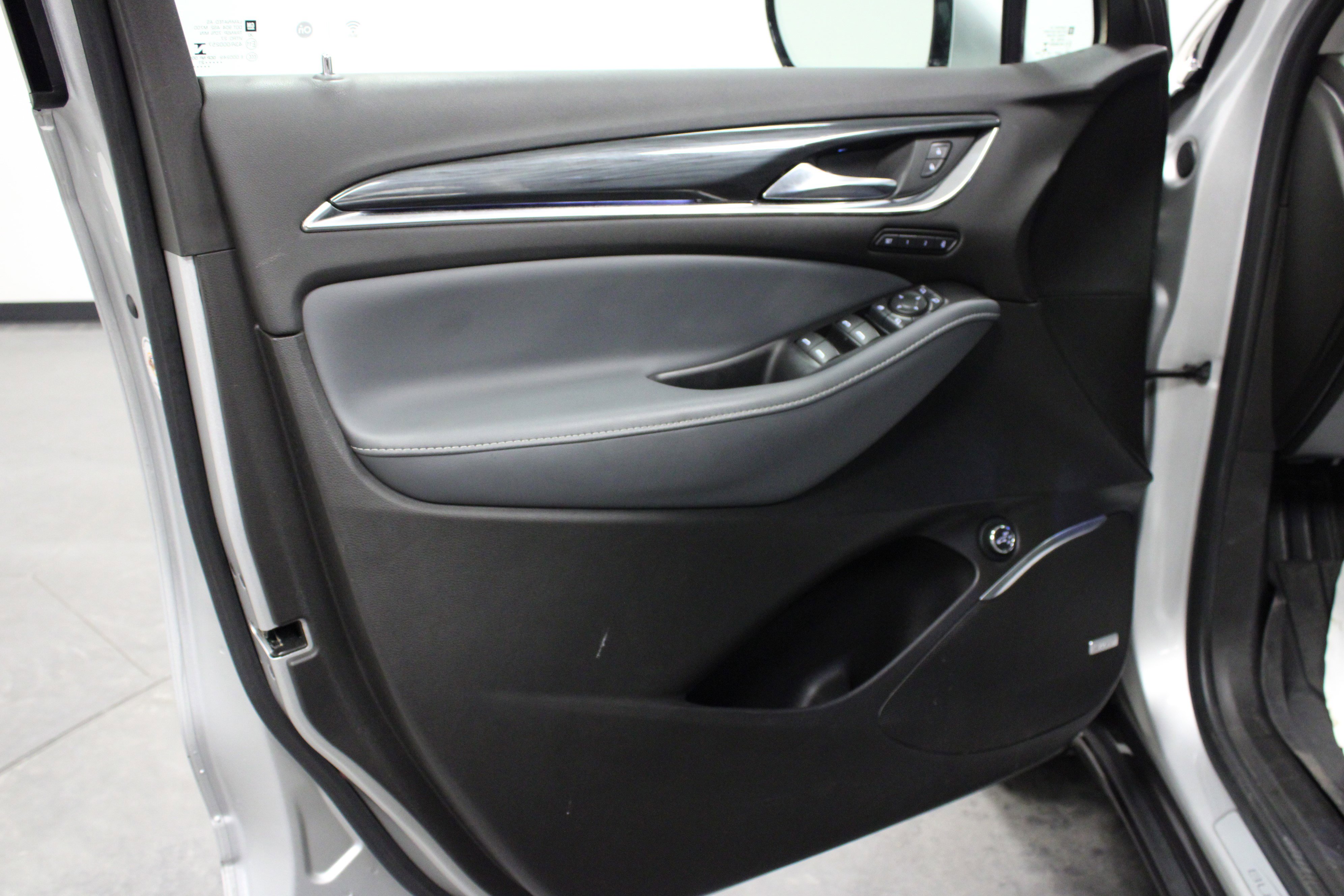 Used 2021 Buick Enclave Premium w/ Sun and Sites Package image 11