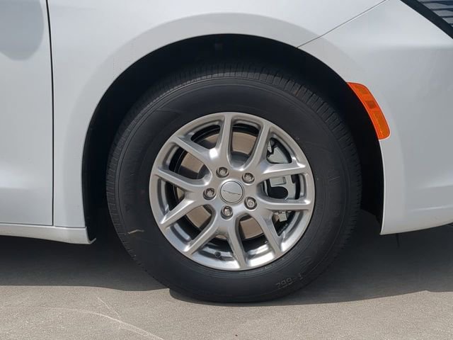 New 2027 Chrysler Pacifica Select FWD image 11