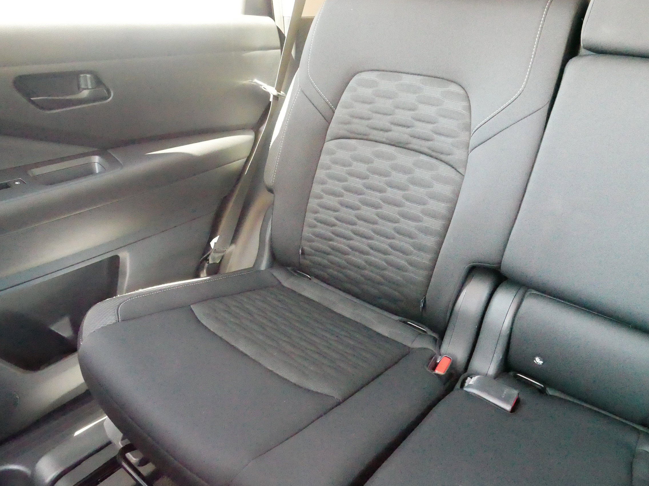 Used 2025 Nissan Pathfinder SV image 12