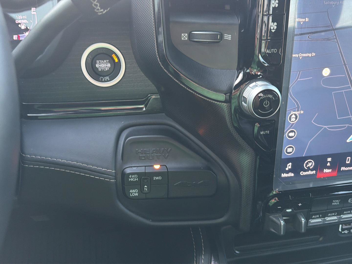 Used 2024 RAM 3500 Limited AWD/4WD image 21
