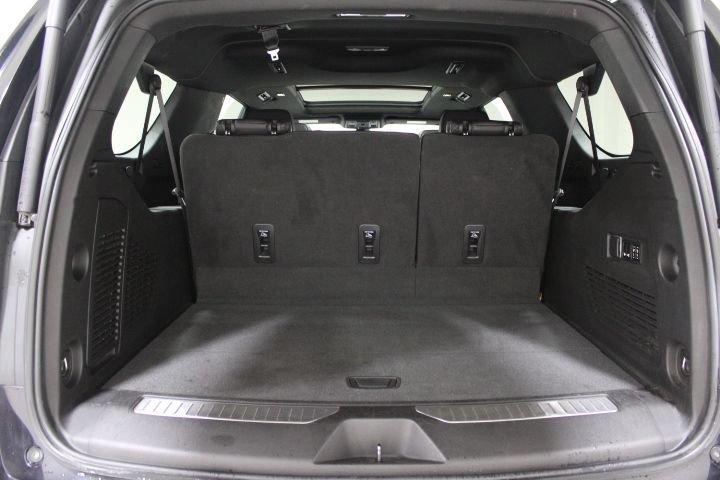 Used 2022 Chevrolet Suburban RST w/ Luxury Package AWD/4WD image 14