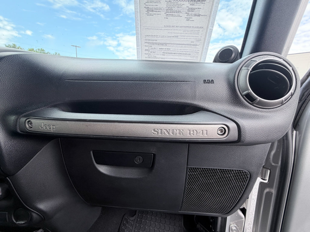 Used 2012 Jeep Wrangler Unlimited Sport AWD/4WD image 18