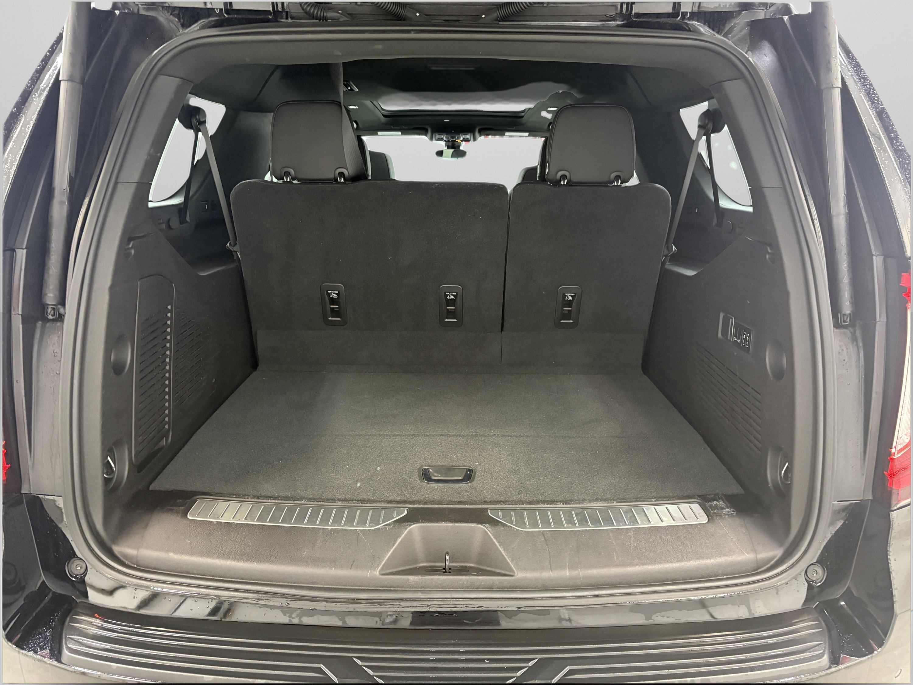 Used 2021 GMC Yukon XL Denali w/ Denali Premium Package image 8